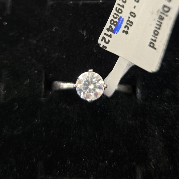 Jewelry - 0.8 Carat Moissanite Sterling Silver Ring